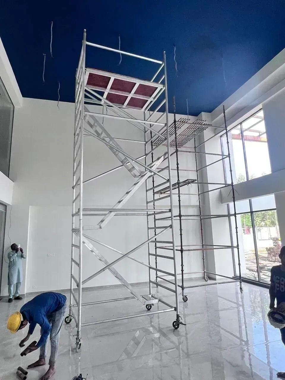 Aluminium scaffold castor wheel base with leveling screw jacks and non-marking rubber