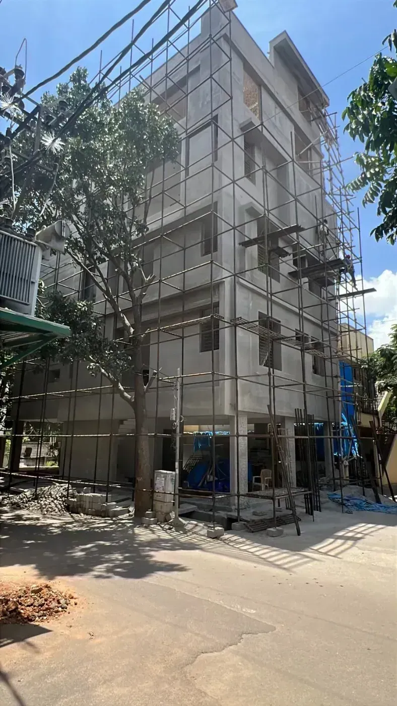 Building elevation scaffolding Kodigehalli - Safe vertical access ladder and staging tiers up to 60 ft